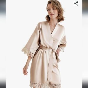 Sioro  silky satin bridesmaid  short kimono robe